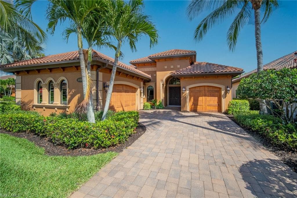 6418 Vivaldi CT NAPLES, FL 34113