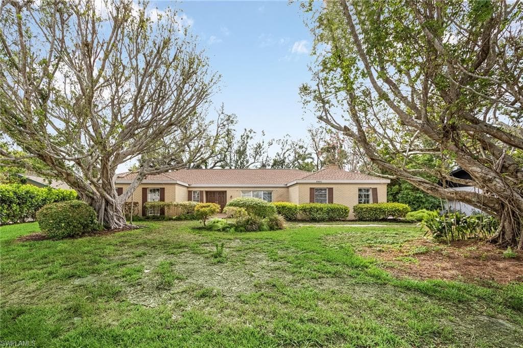3931 W Riverside DR FORT MYERS, FL 33901