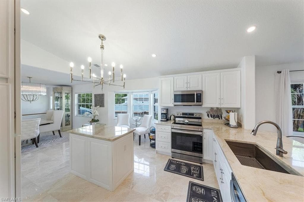 8212 Saratoga DR 103 NAPLES, FL 34113
