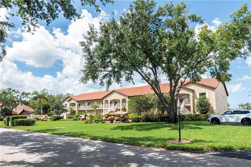 9851 Costa Mesa LN 303 BONITA SPRINGS, FL 34135