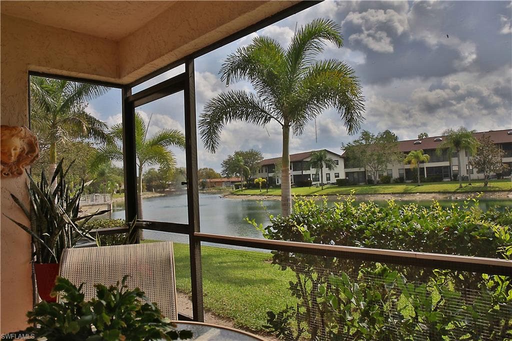 5285 Treetops DR V-104 NAPLES, FL 34113