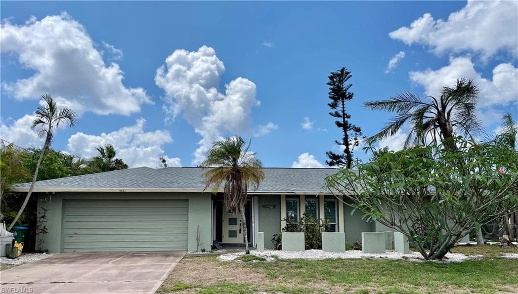 4051 Country Club BLVD CAPE CORAL, FL 33904