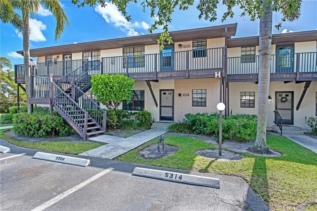 5314 Treetops DR H-103 NAPLES, FL 34113