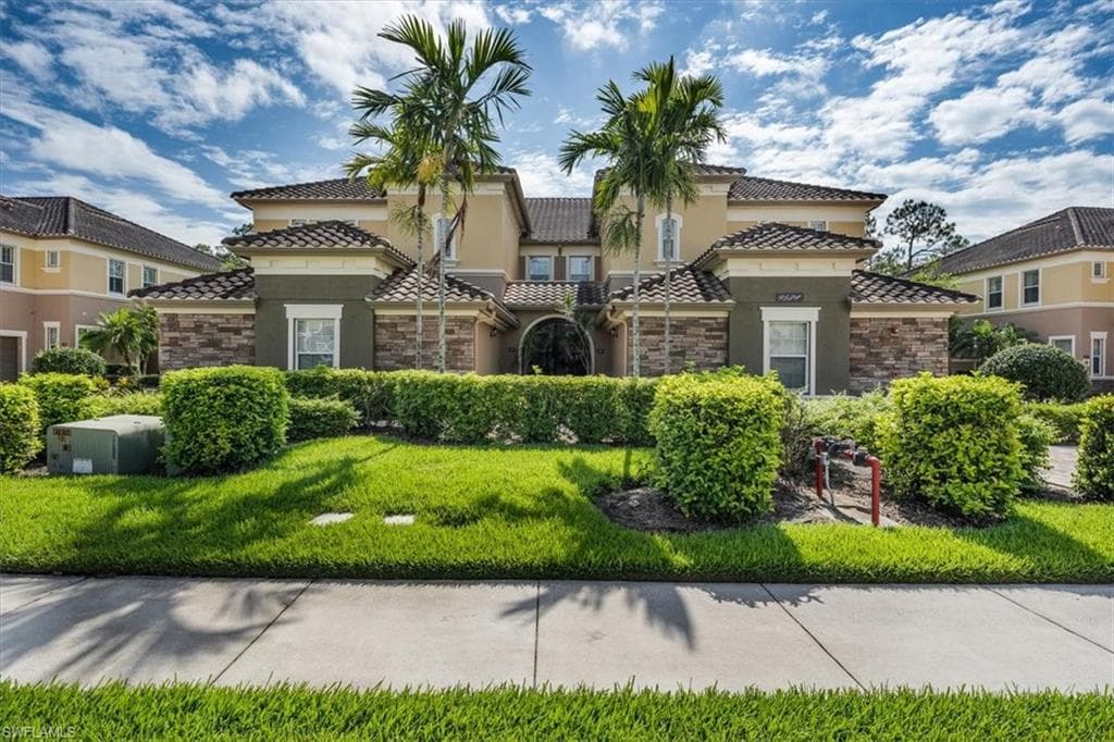 9524 Ironstone TER 6-102 NAPLES, FL 34120