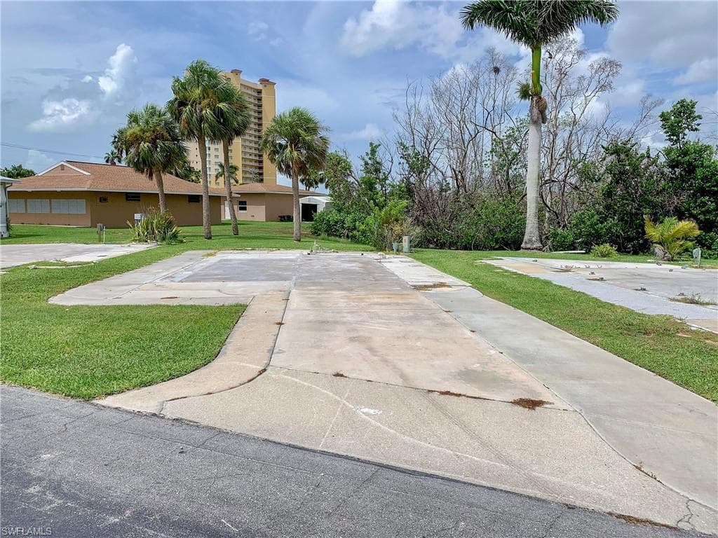 19681 #441 Summerlin RD FORT MYERS, FL 33908