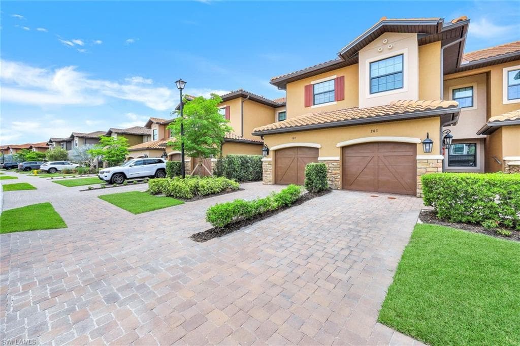 9650 Montelanico LOOP 102 NAPLES, FL 34119