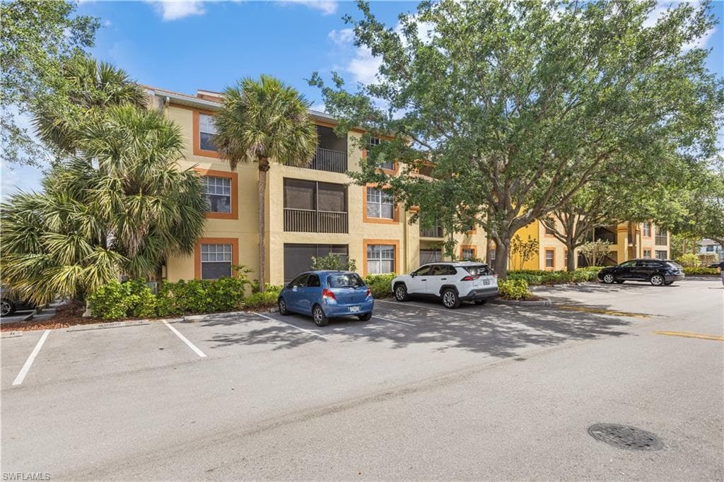 7905 Preserve CIR 128 NAPLES, FL 34119
