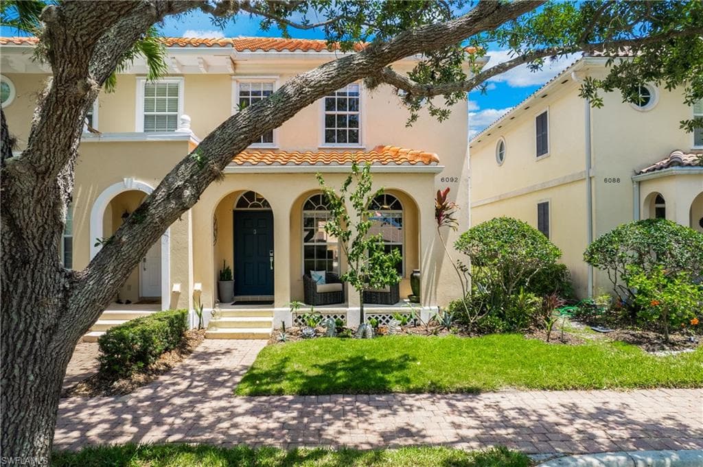 6092 Towncenter CIR NAPLES, FL 34119