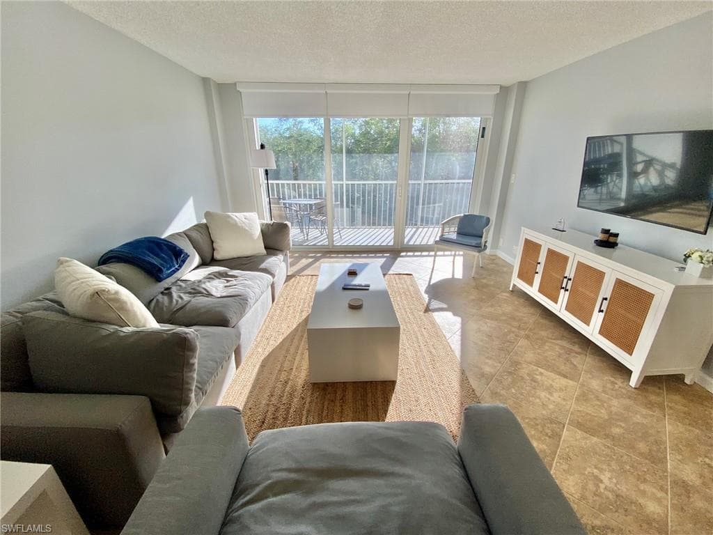 5 Bluebill AVE 203 NAPLES, FL 34108