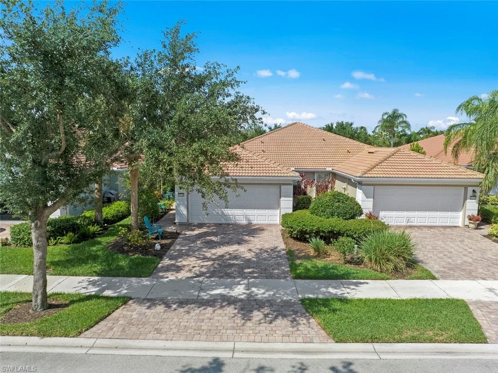 28724 Xenon WAY BONITA SPRINGS, FL 34135