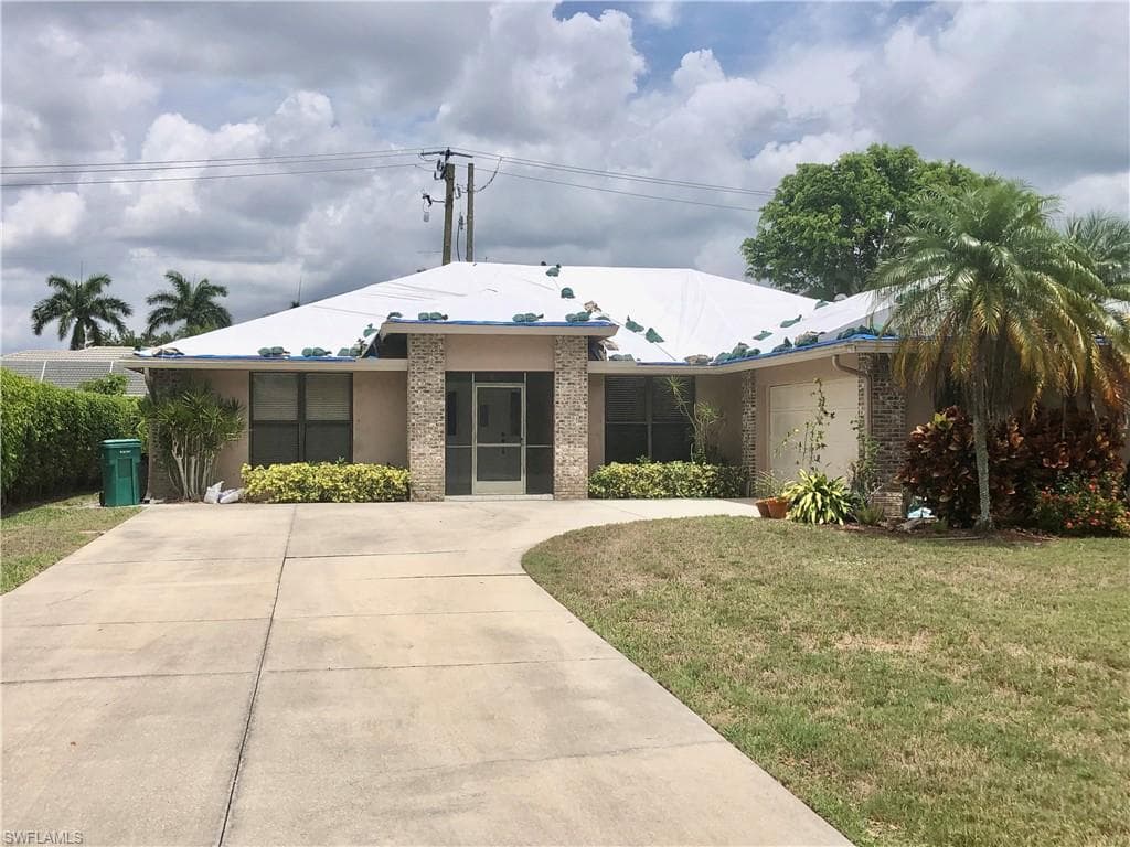 587 Raven WAY NAPLES, FL 34110