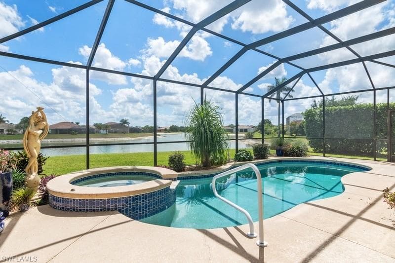 2804 Amberwood LN NAPLES, FL 34120