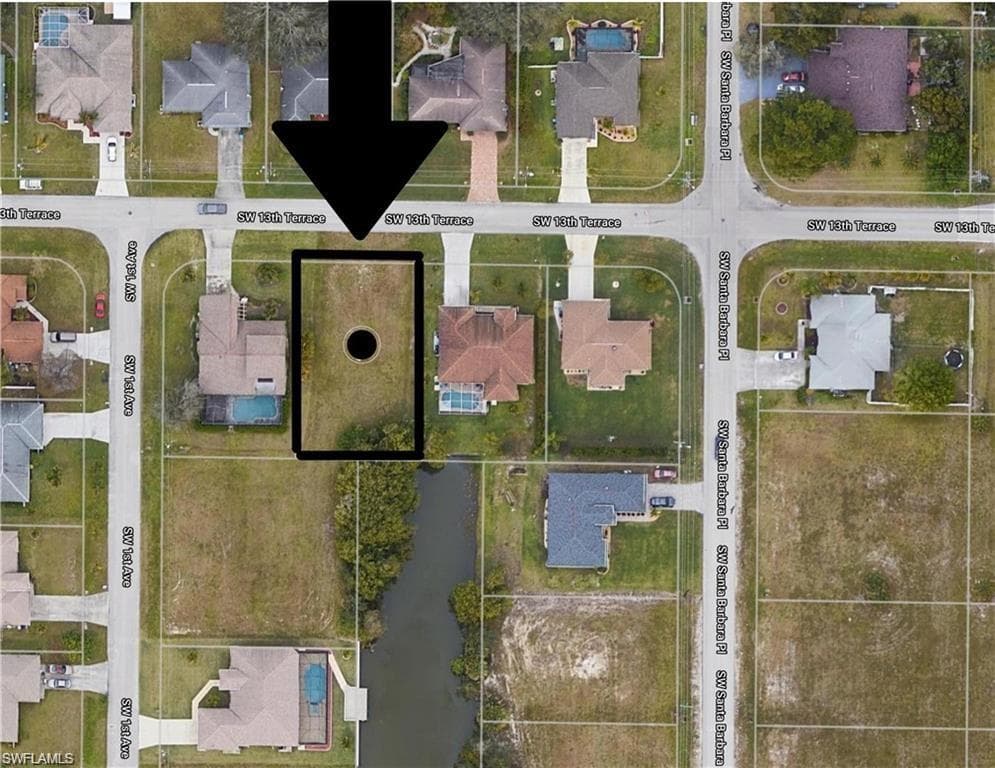 32 SW 13th TER CAPE CORAL, FL 33991