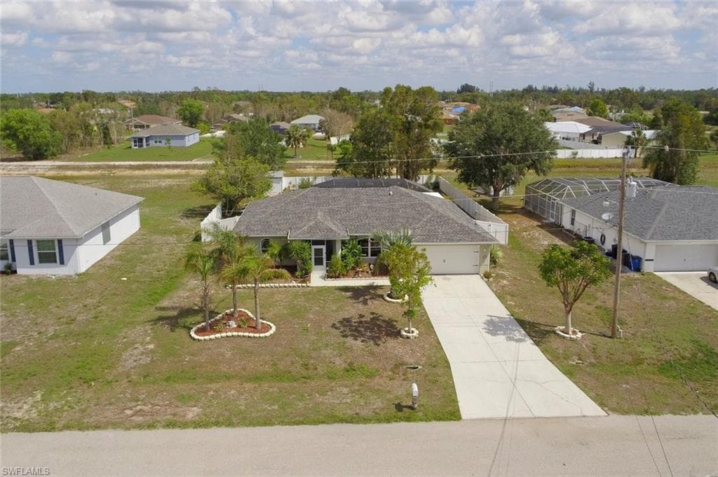 225 Manatee ST FORT MYERS, FL 33913