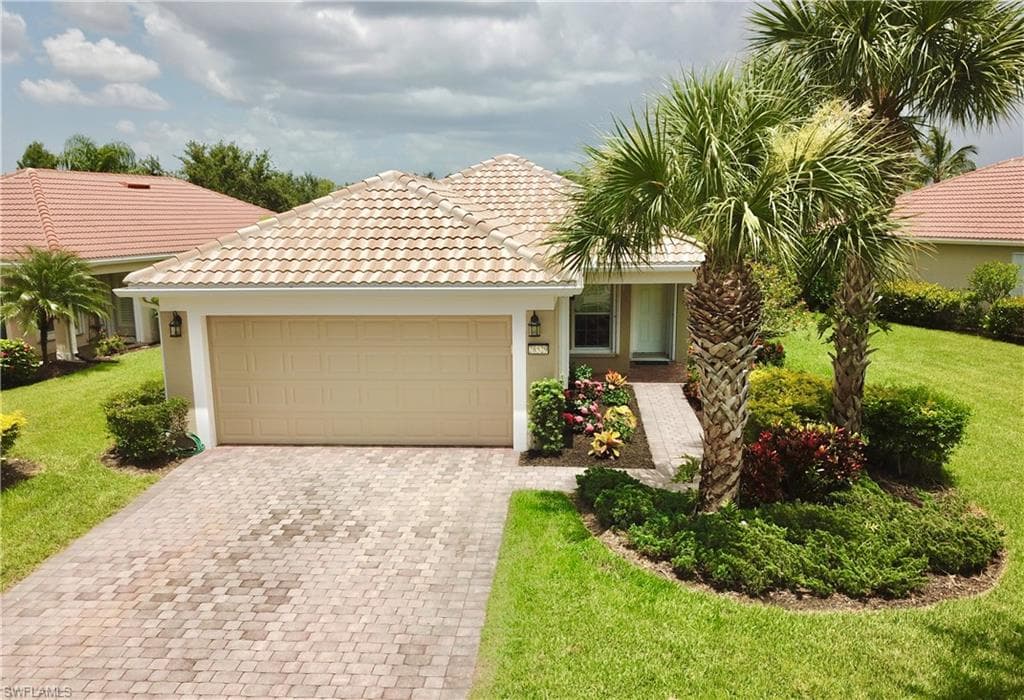 28529 Hammerhead LN BONITA SPRINGS, FL 34135