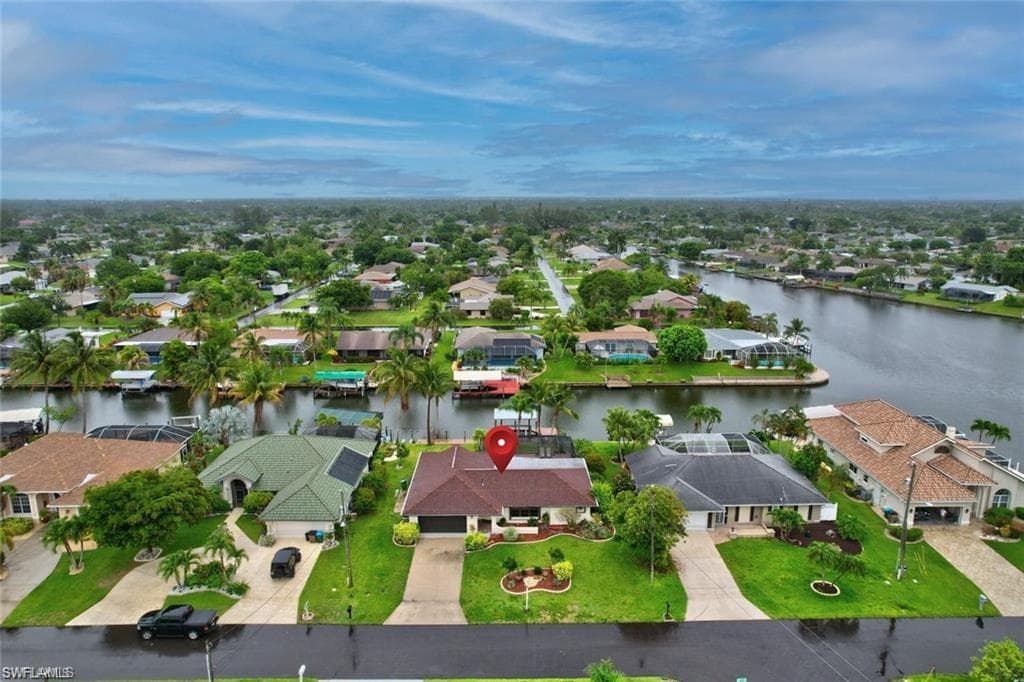 3233 SE 1st CT CAPE CORAL, FL 33904