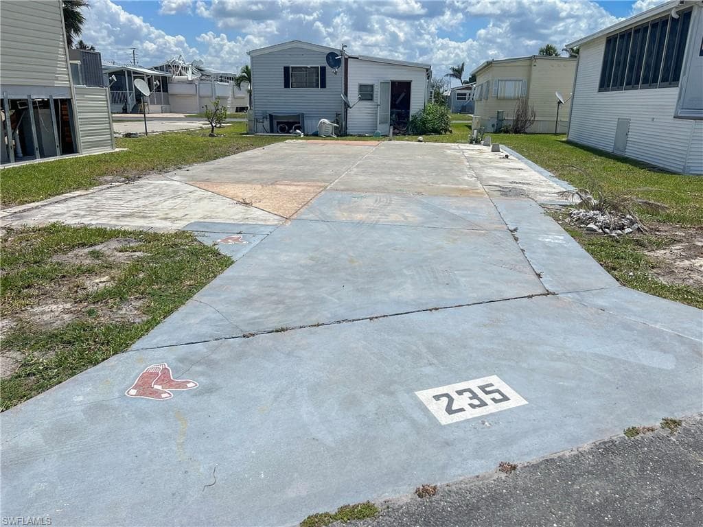 19681 Summerlin RD FORT MYERS, FL 33908