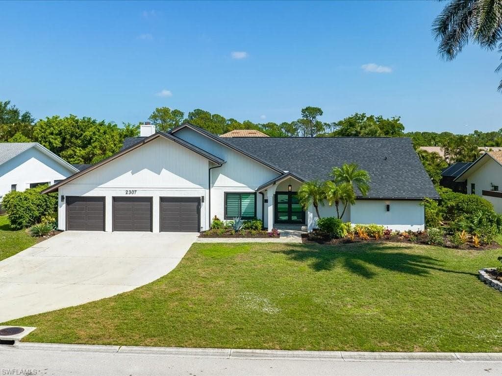 2307 Queens WAY NAPLES, FL 34112
