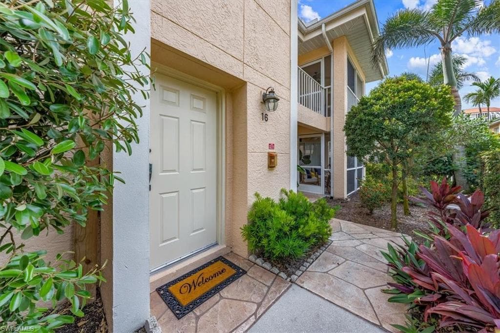 5637 Turtle Bay DR 16 NAPLES, FL 34108