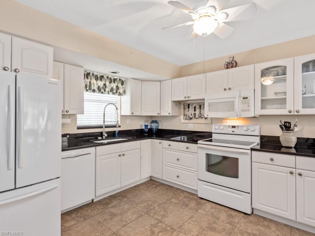 1027 Anglers CV B-206 MARCO ISLAND, FL 34145