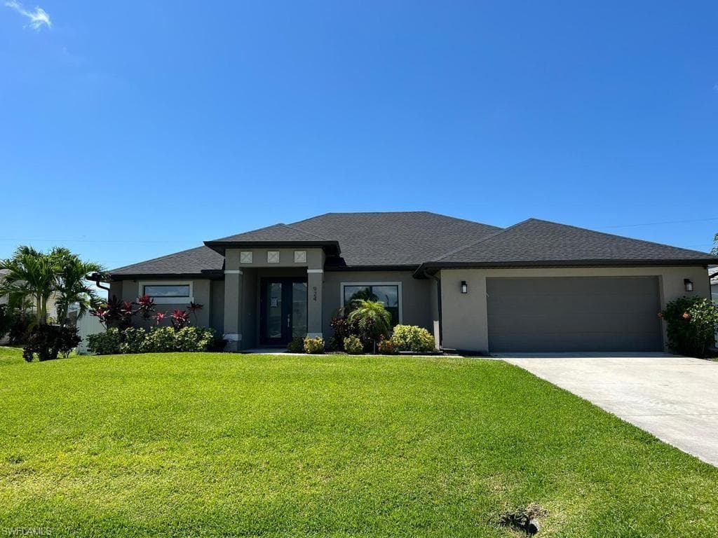 924 28th TER CAPE CORAL, FL 33914