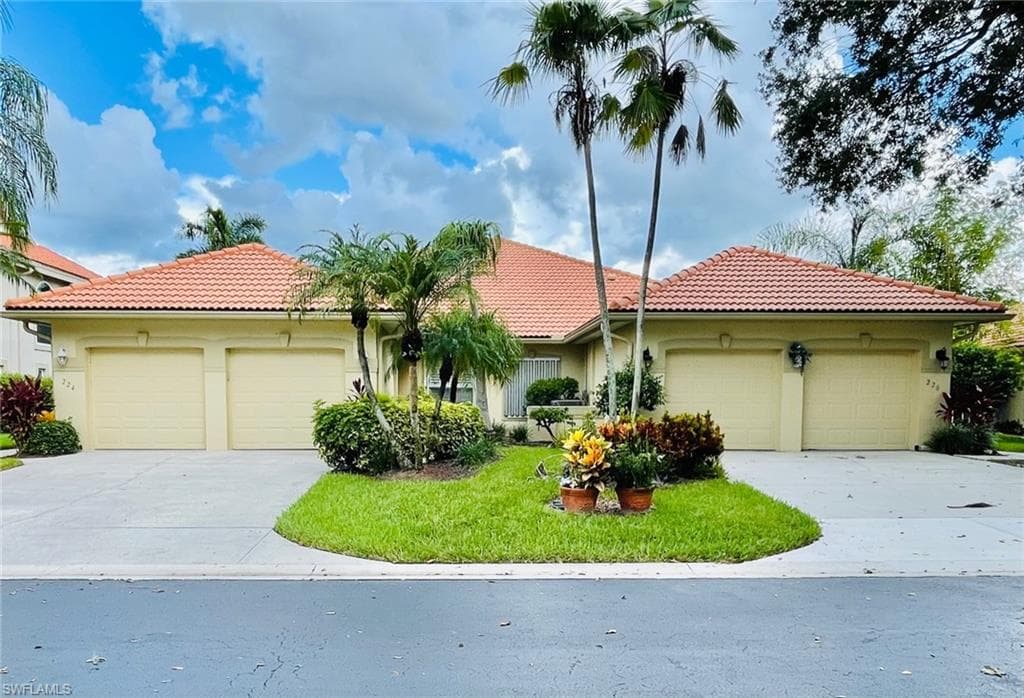 224 Napa Ridge RD E 12 NAPLES, FL 34119