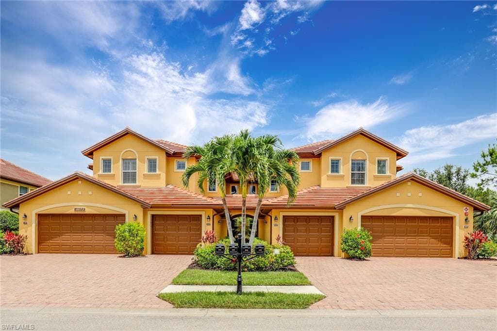 6673 Alden Woods CIR 202 NAPLES, FL 34113