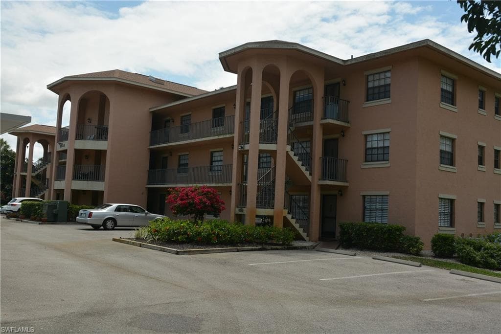 5535 Rattlesnake Hammock RD 203 NAPLES, FL 34113