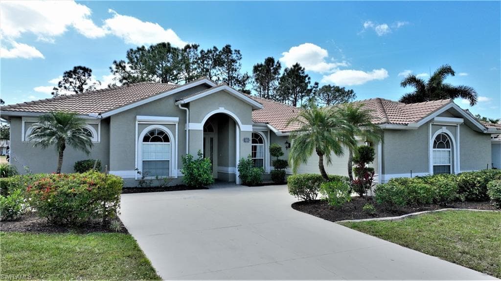 2253 Hampstead CT LEHIGH ACRES, FL 33973