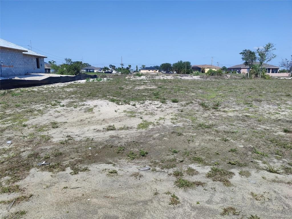2416 NE 6th AVE CAPE CORAL, FL 33909