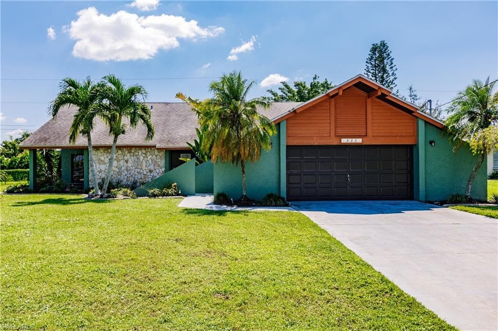 322 SE 32nd ST CAPE CORAL, FL 33904
