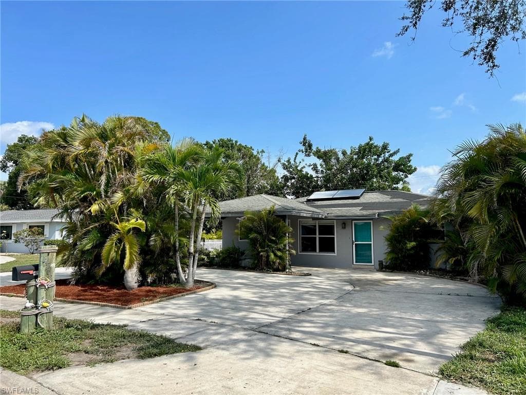 4562 Tennyson DR NORTH FORT MYERS, FL 33903