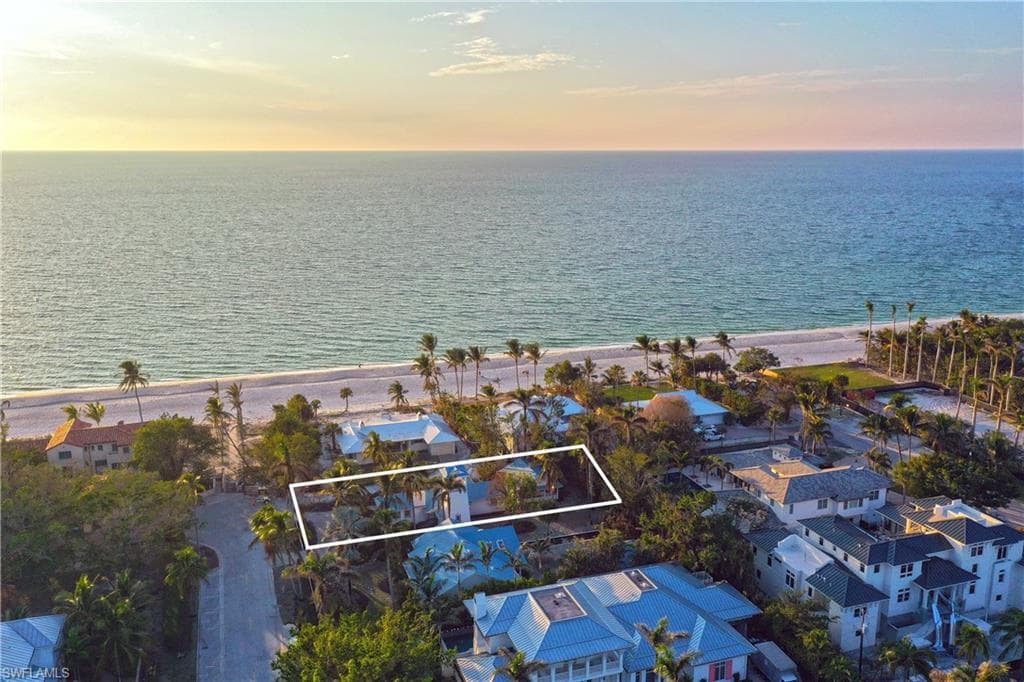 47 8th AVE S NAPLES, FL 34102