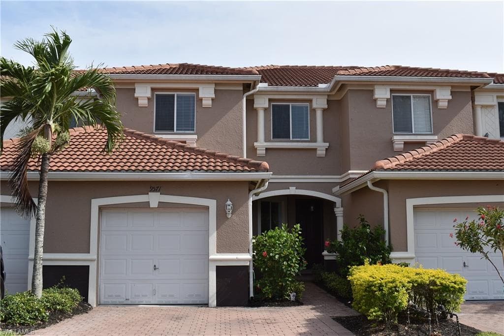 9571 Roundstone CIR FORT MYERS, FL 33967