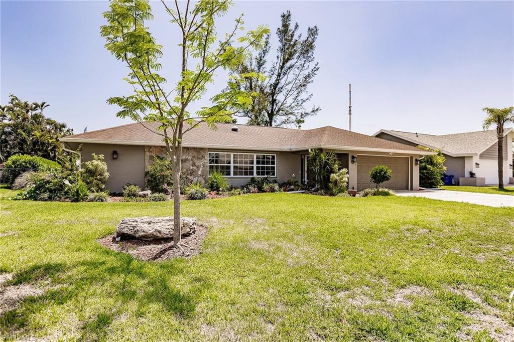 1040 Deep Lagoon LN FORT MYERS, FL 33919