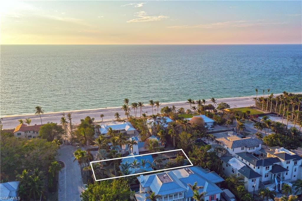 67 8th AVE S NAPLES, FL 34102
