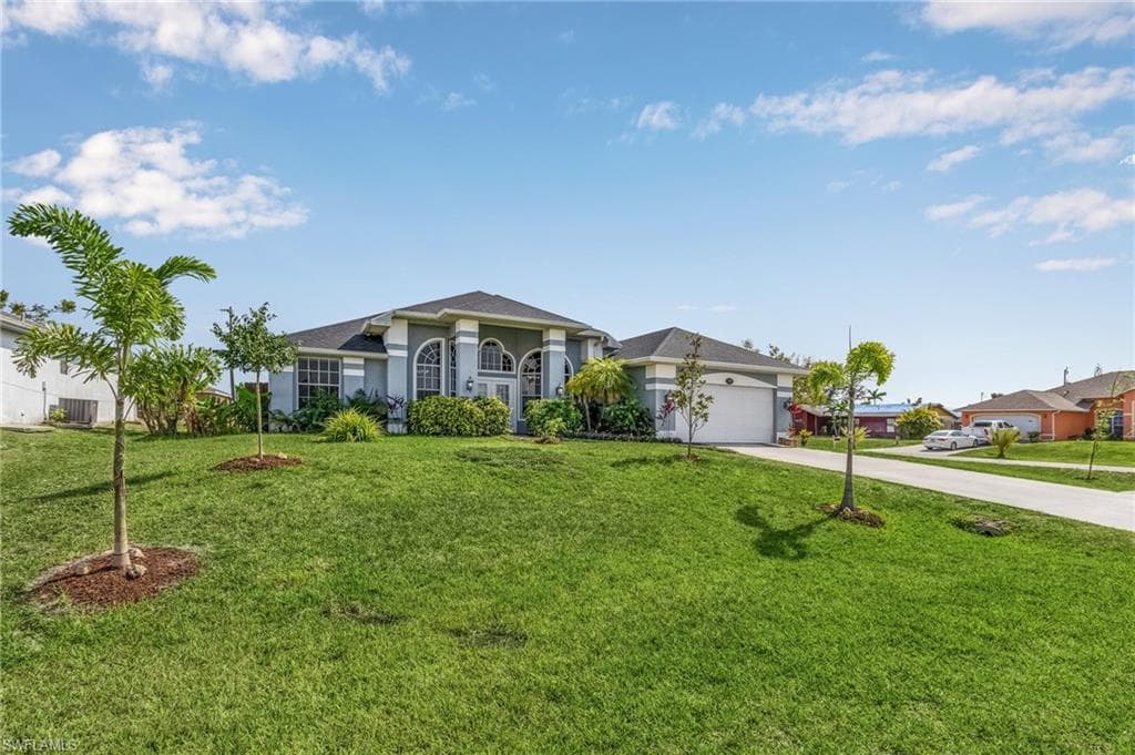 928 SW 30th TER CAPE CORAL, FL 33914