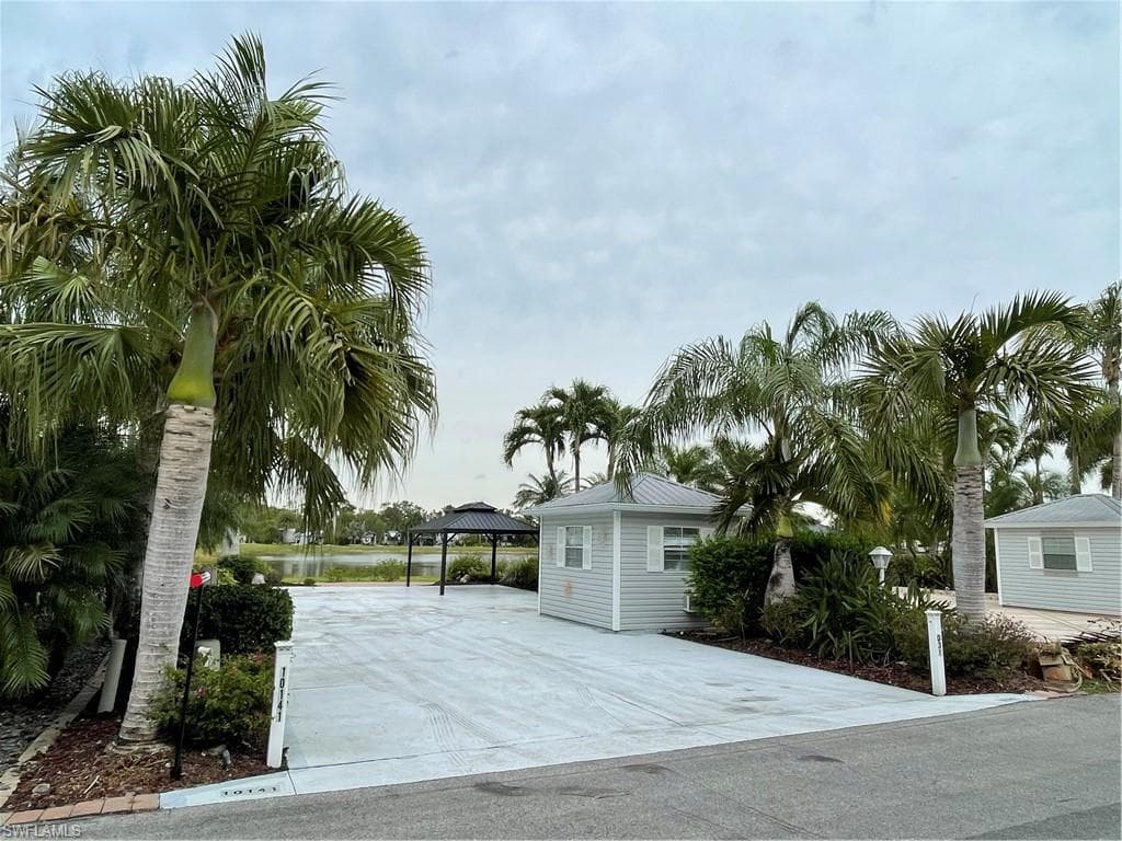 10141 Sunnywood CT FORT MYERS, FL 33905