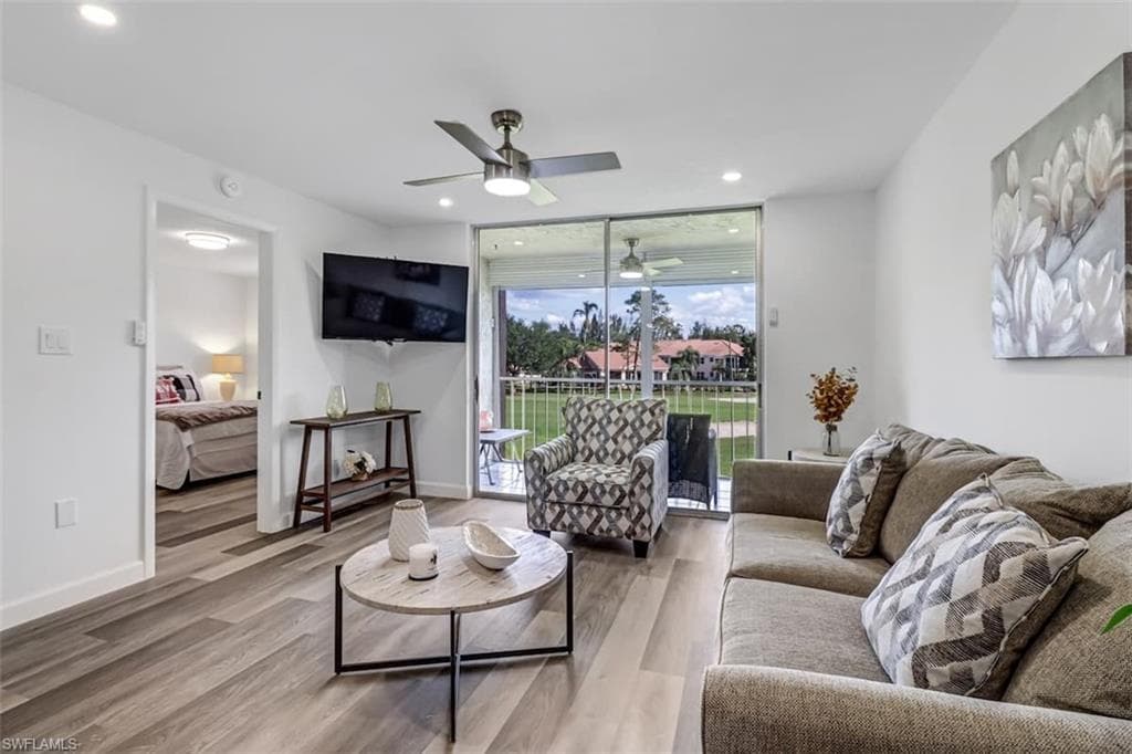 190 Turtle Lake CT 203 NAPLES, FL 34105