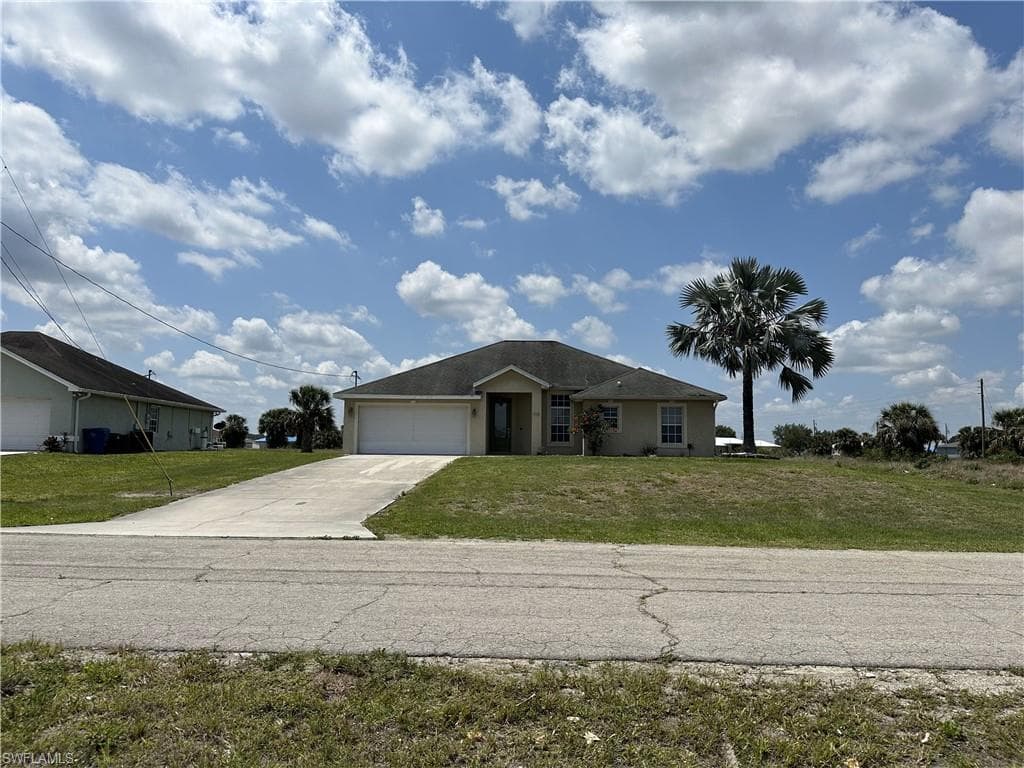 1356 Jay TER LABELLE, FL 33935
