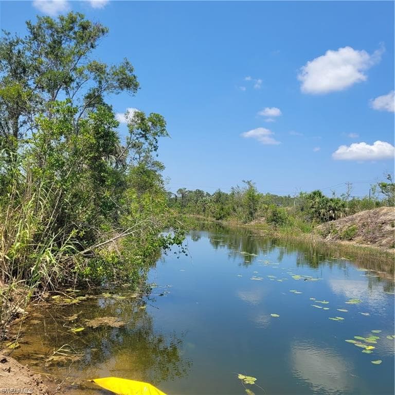915 NE 32nd TER CAPE CORAL, FL 33909