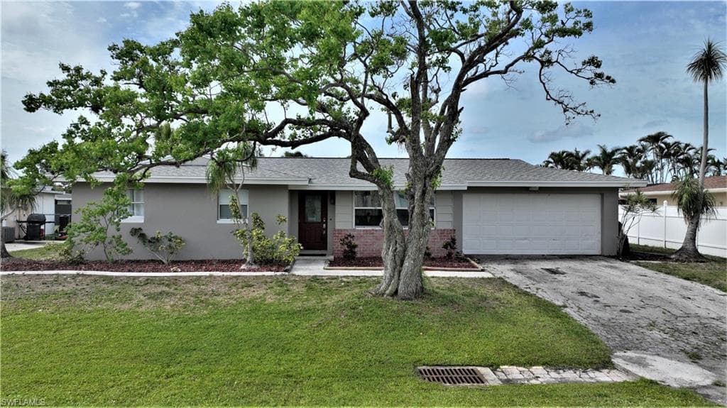 1640 N Flossmoor RD FORT MYERS, FL 33919