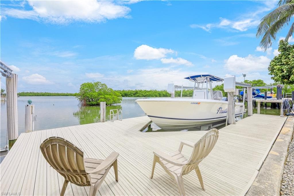 11 Blue Hill CT MARCO ISLAND, FL 34145
