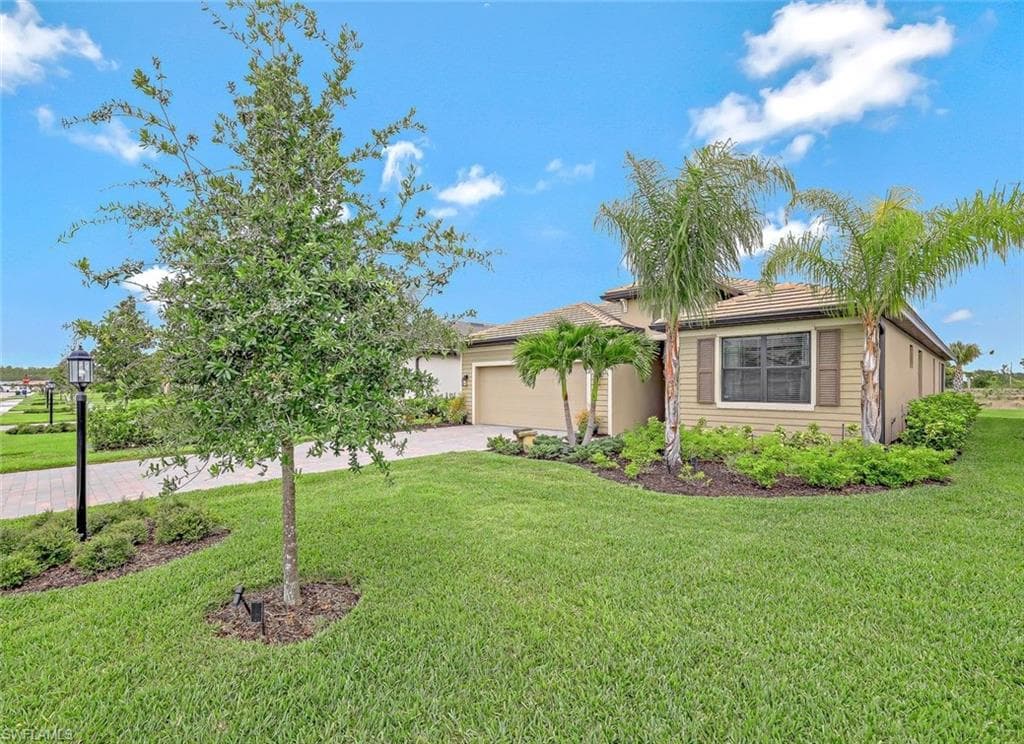 20023 Napa LOOP ESTERO, FL 33928