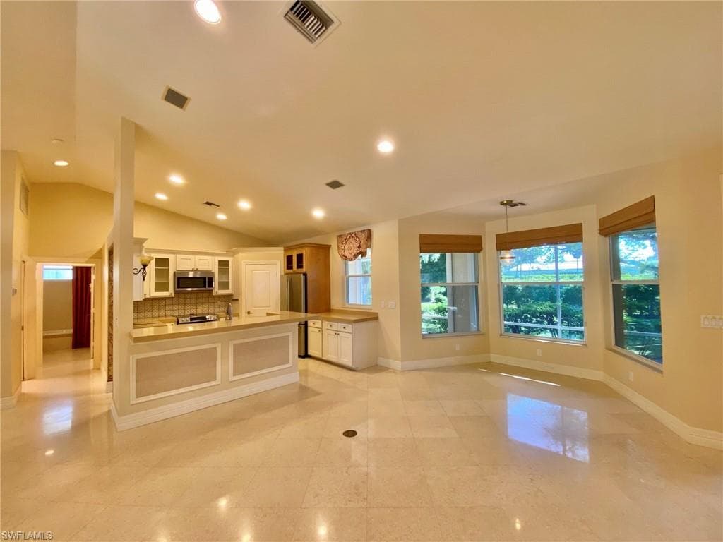 200 Fairway CIR NAPLES, FL 34110