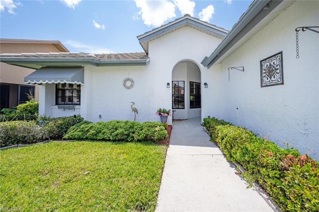 461 Countryside DR NAPLES, FL 34104
