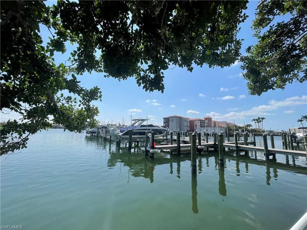 4090 Gulf Shore BLVD N NAPLES, FL 34103