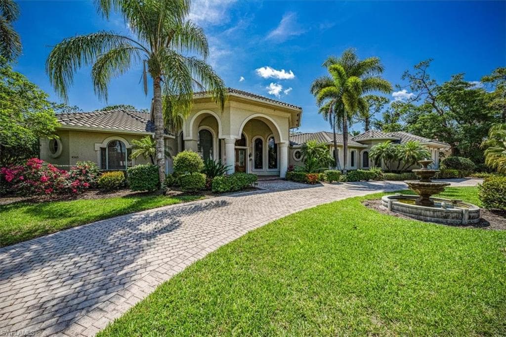 4565 Brynwood DR NAPLES, FL 34119