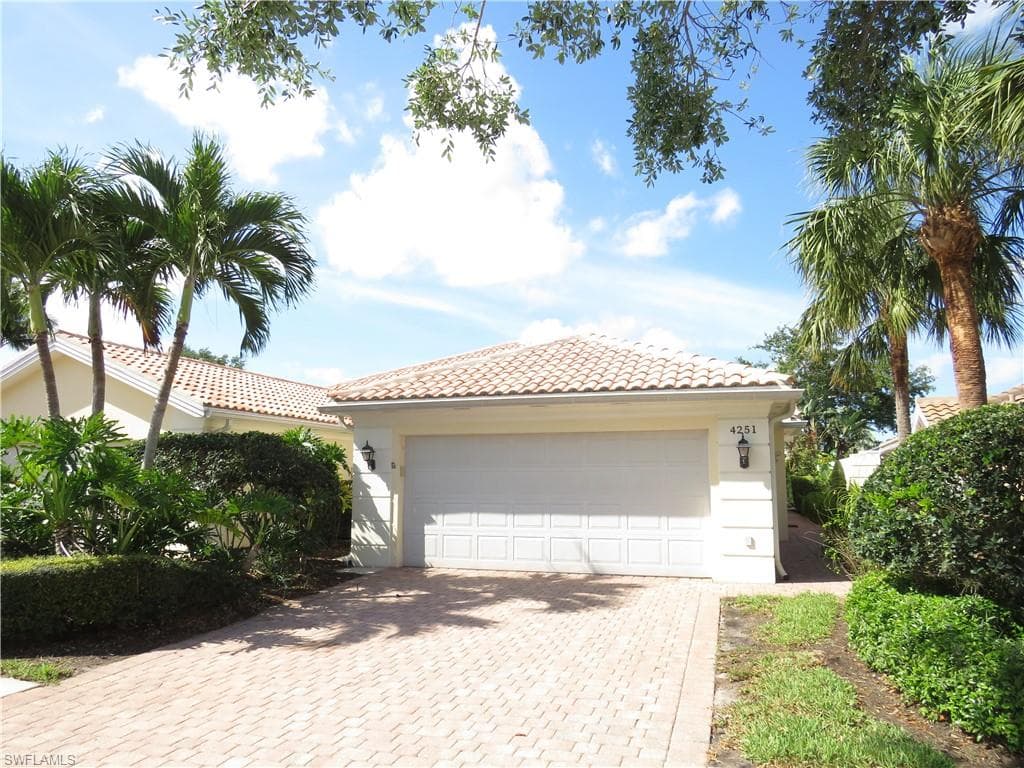 4251 Redonda LN NAPLES, FL 34119