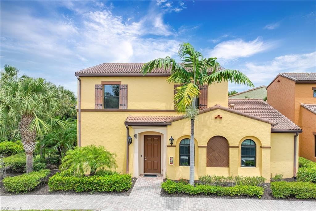 9077 Capistrano ST N 4702 NAPLES, FL 34113